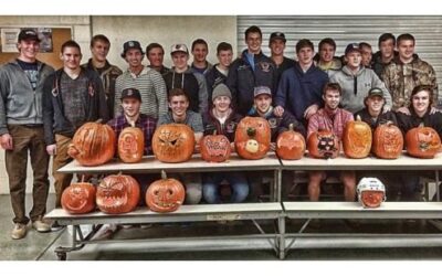 Wings Enjoy Pumpkin Carving