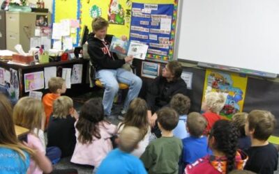 Aberdeen Wings Read to 2nd Graders