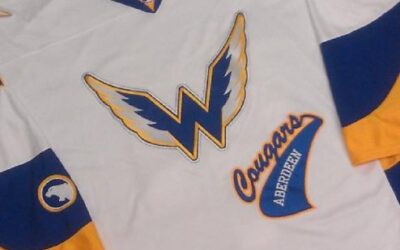 Wings Players Sell Their Jerseys Off Their Backs