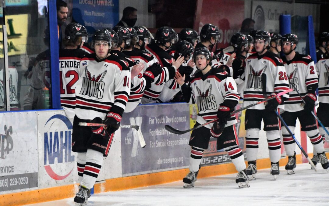 Wings fall 3-2 to Bismarck